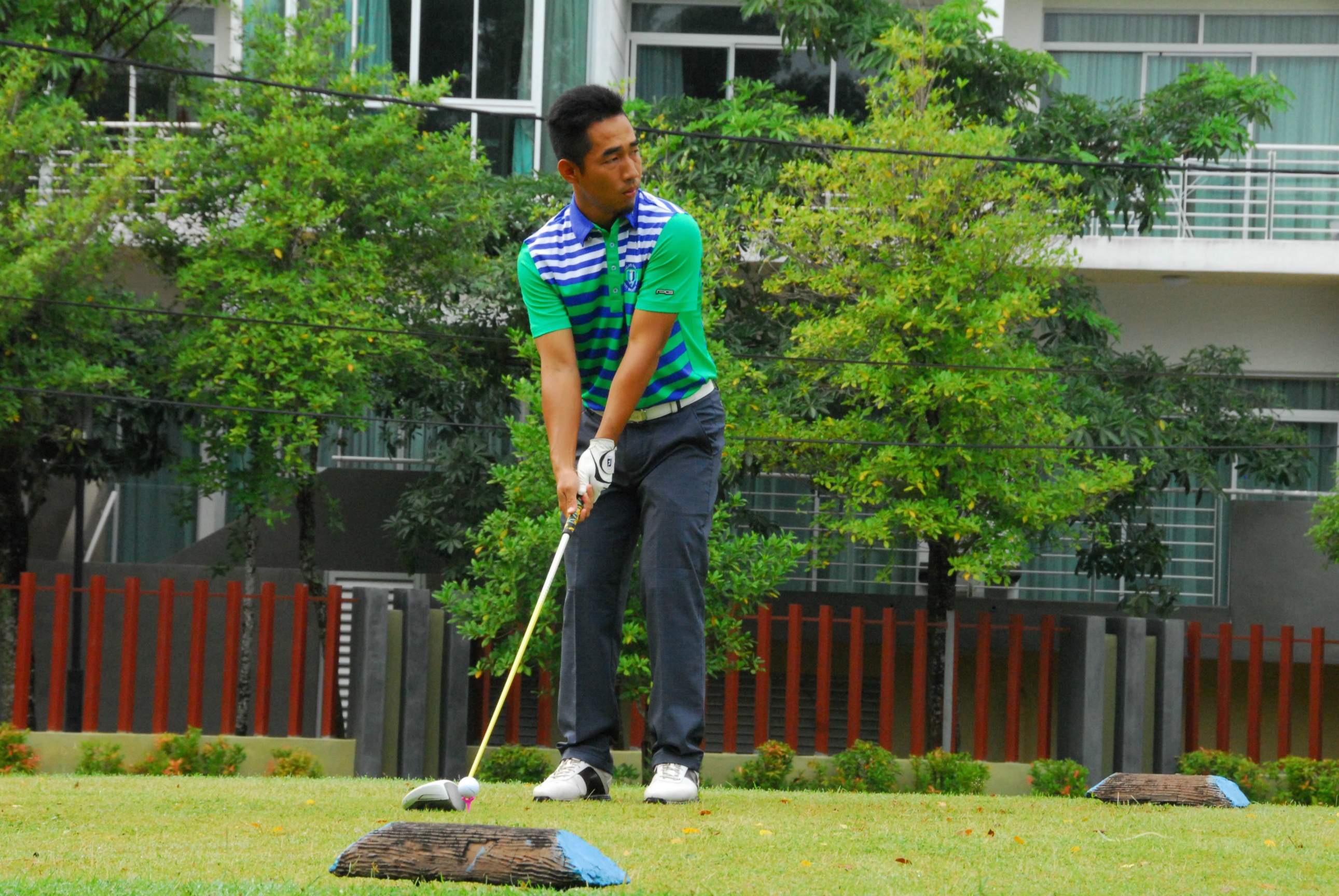 PRO15 157 GOLF DSC 0221.JPG